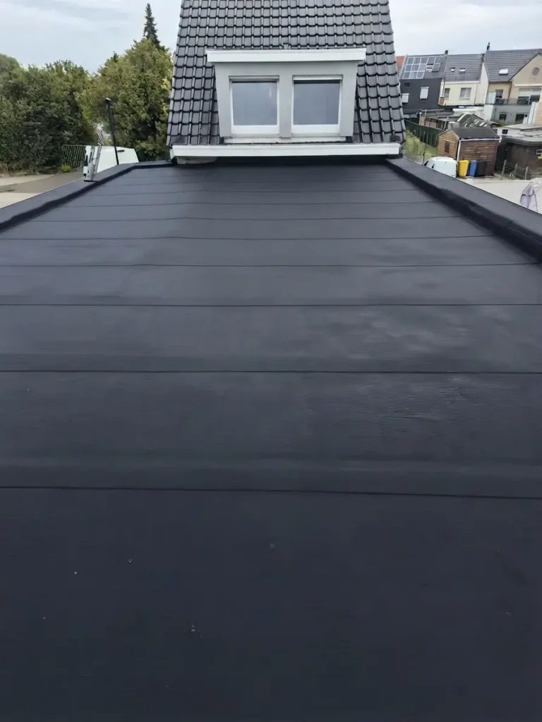 Chantier d'étanchéité de toiture plate terminé à Uccle