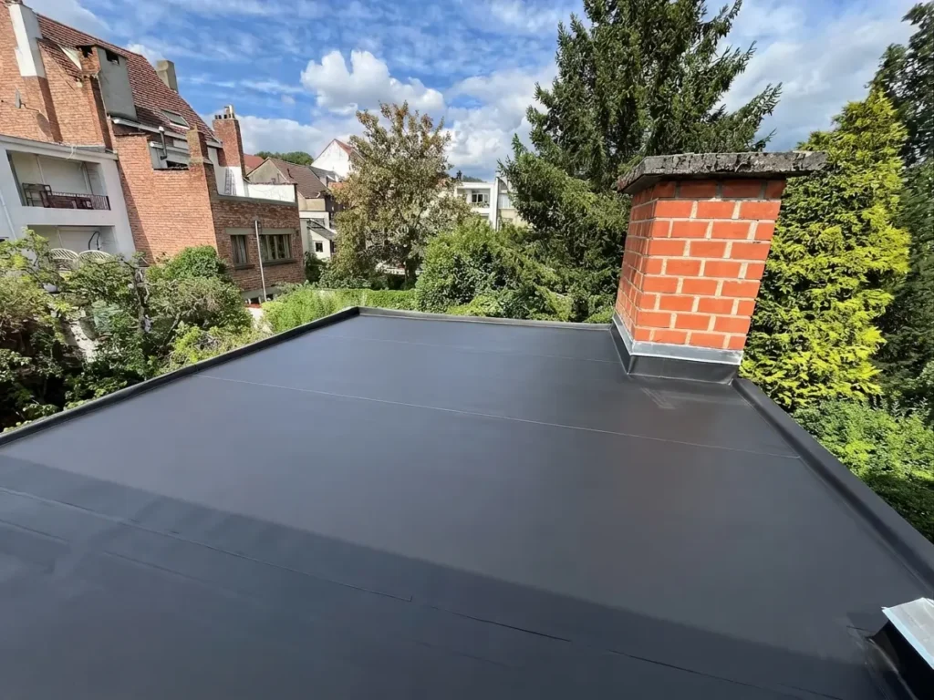 Rénovation de toiture plate avec membrane d'étanchéité à Bruxelles