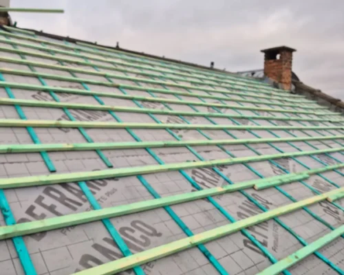 Rénovation de toiture pendant les travaux à Berchem-Sainte-Agathe (Bruxelles)